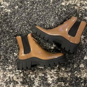 Guess boots